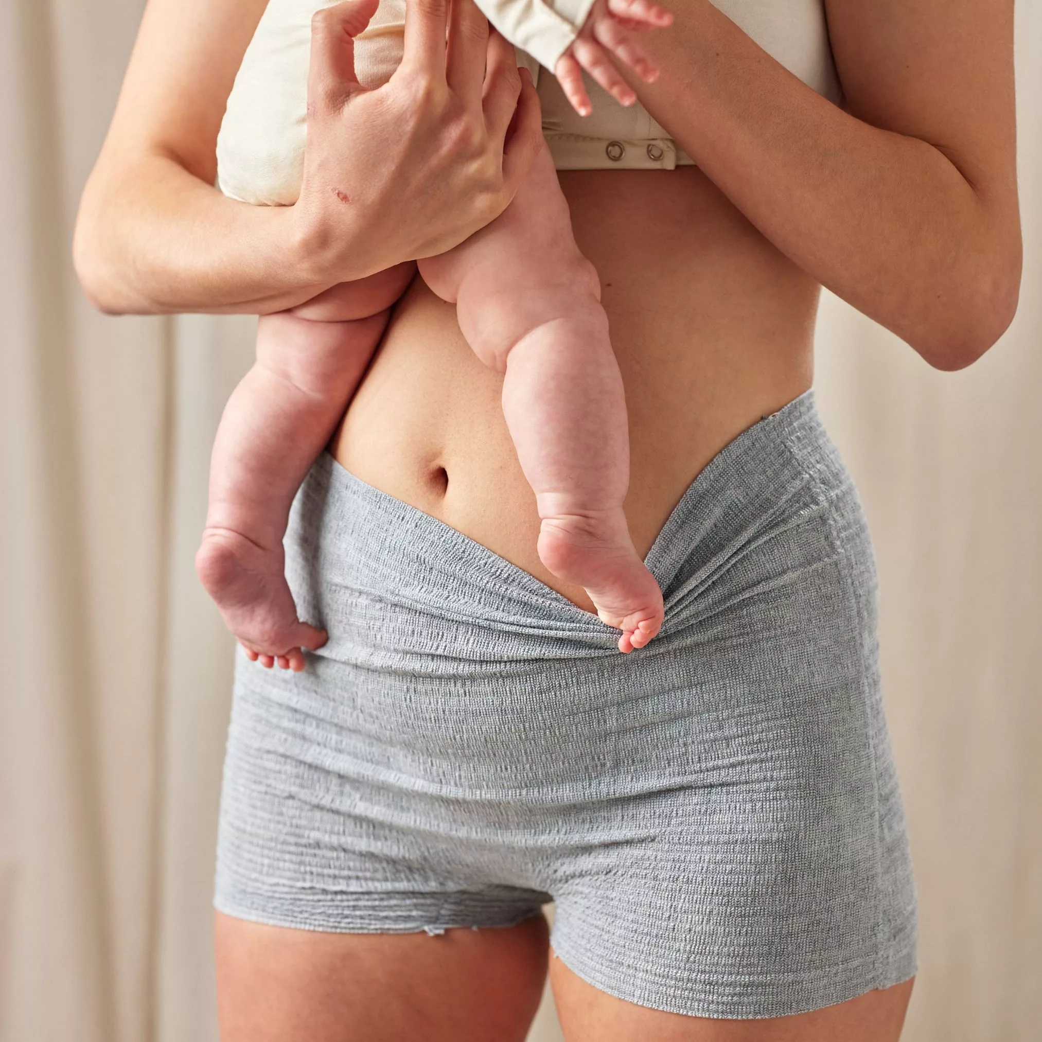 DISPOSABLE POSTPARTUM UNDERWEAR 4buc.